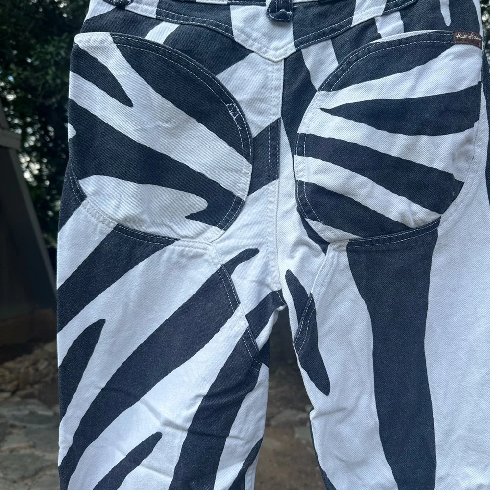 House of Sunny Zebra Print Button-Fly Jeans - Picture 5 of 6